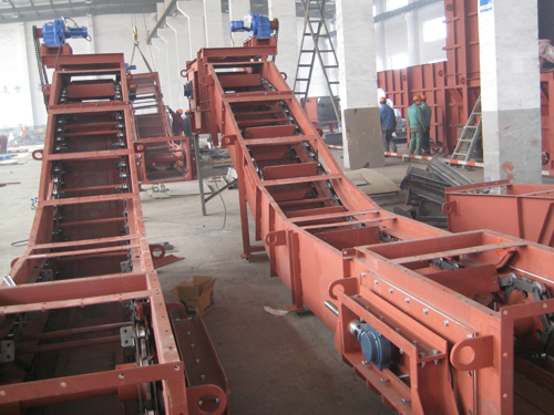 大傾角刮板輸送機